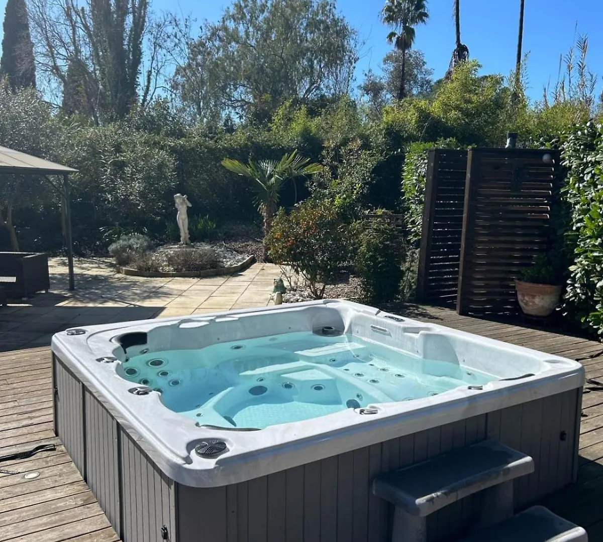 06V - Beautiful Villa With Spa Pool And Tennis Biot