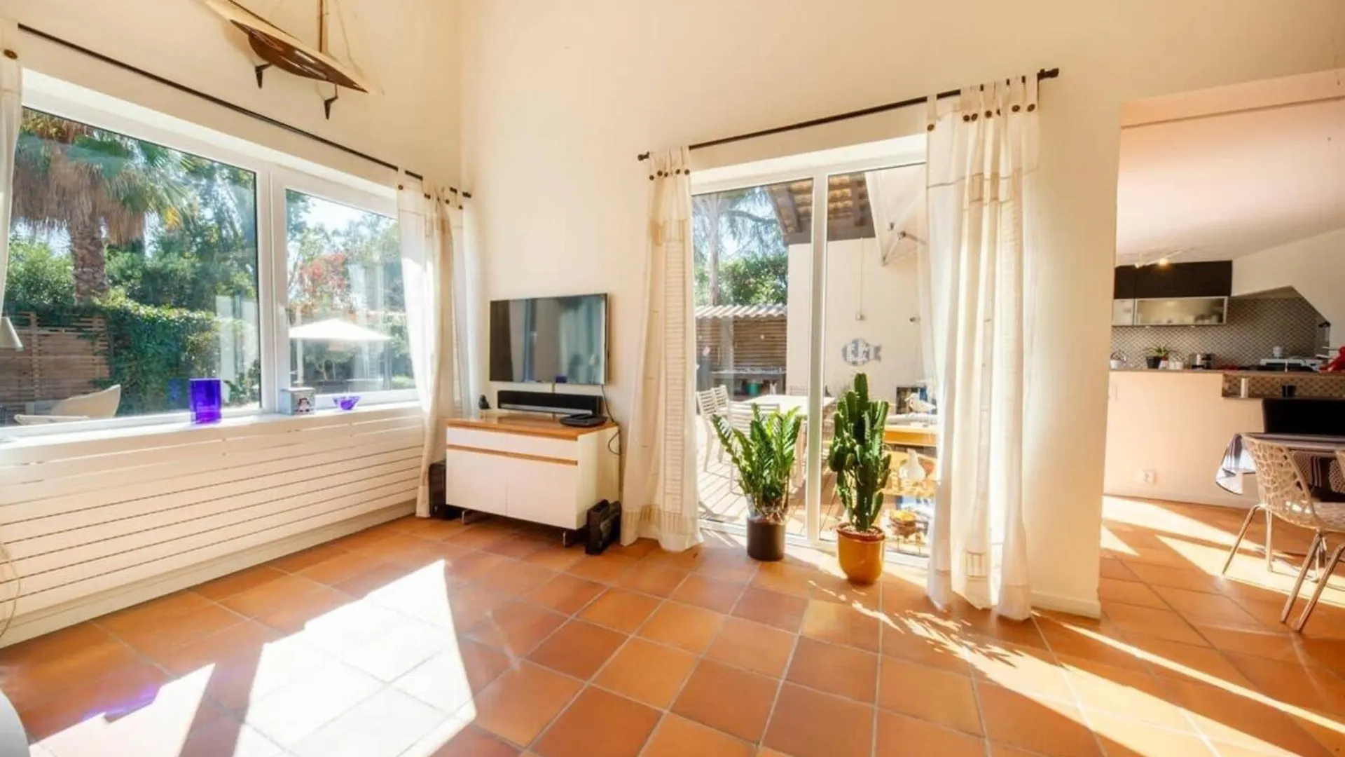 06V - Beautiful Villa With Spa Pool And Tennis Biot