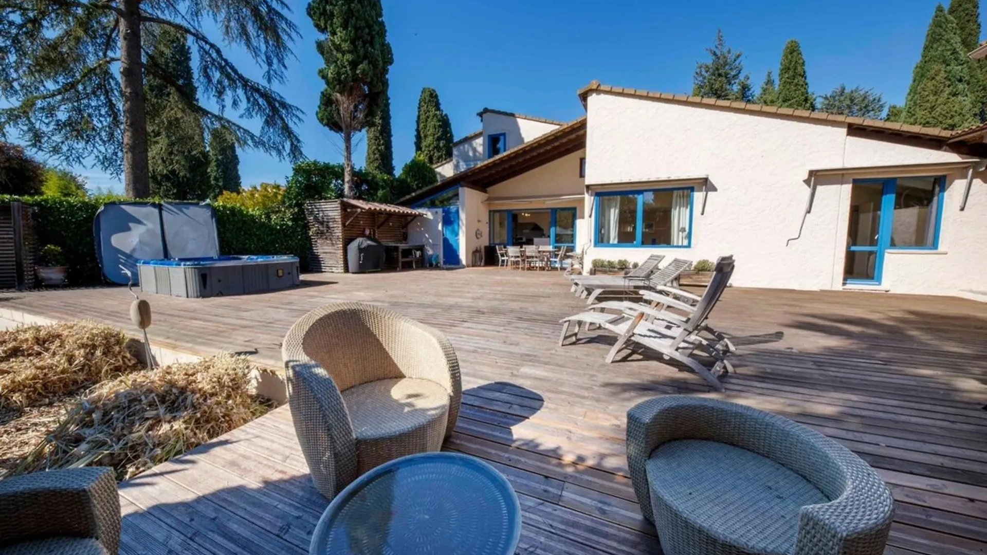 06V - Beautiful Villa With Spa Pool And Tennis Biot Frankrig