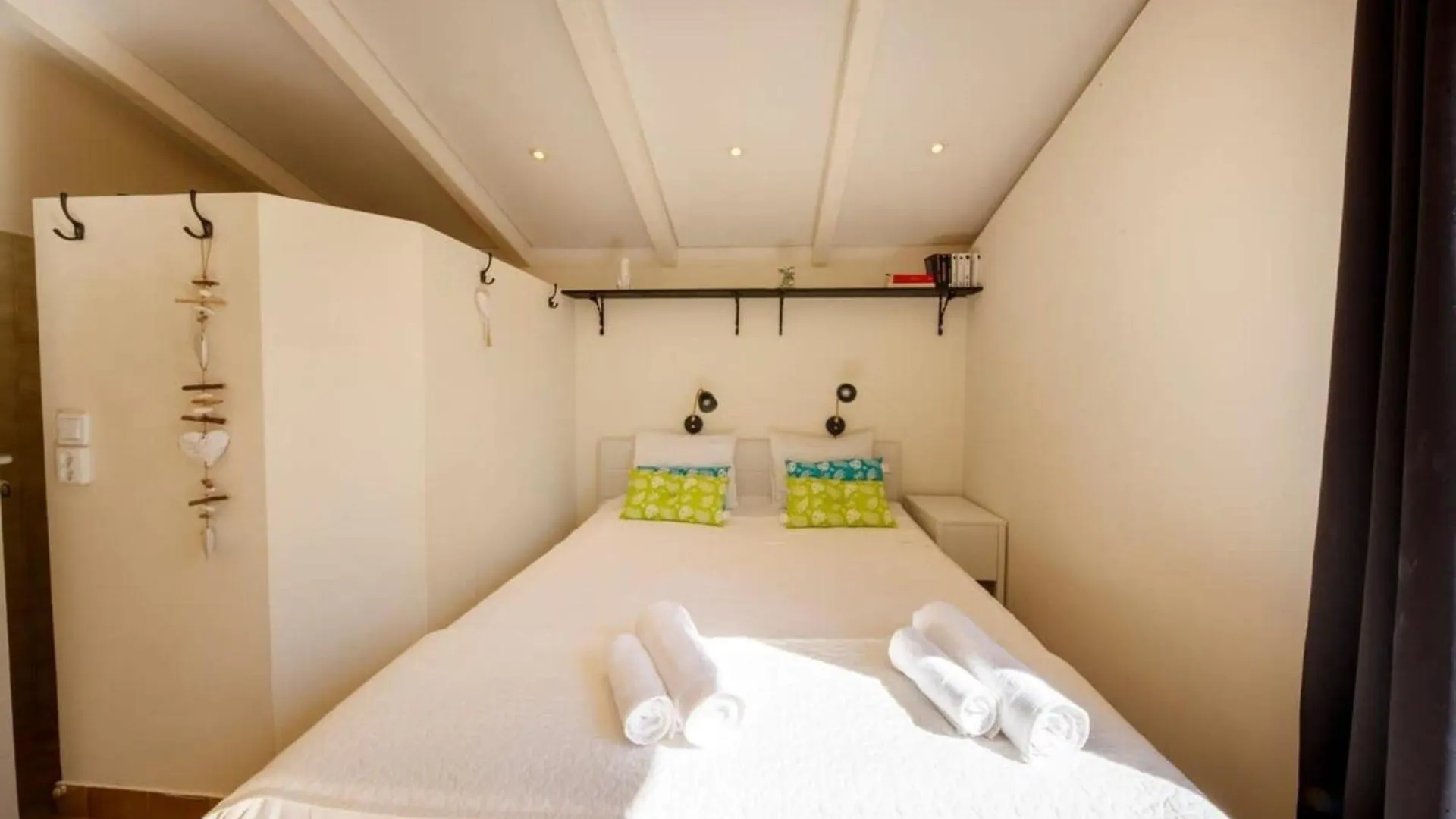 06V - Beautiful Villa With Spa Pool And Tennis Biot France