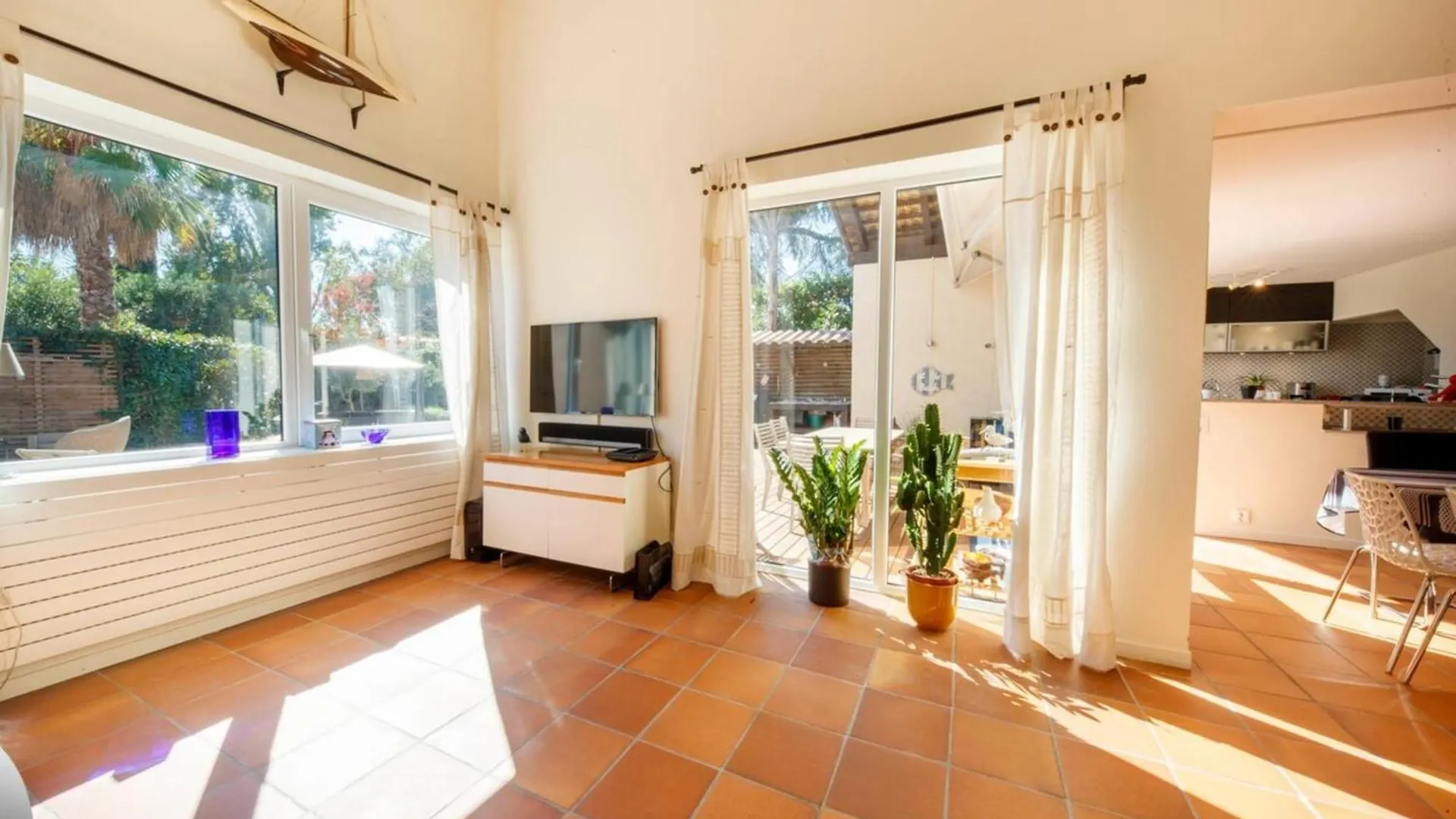 06V - Beautiful Villa With Spa Pool And Tennis Biot